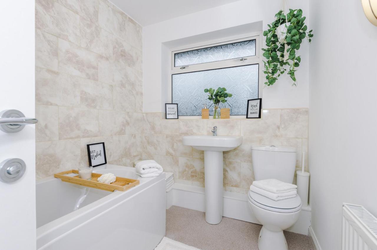 Welcoming 3 Bed Home, 10 Mins From Chester Races And Zoo Saughall Экстерьер фото