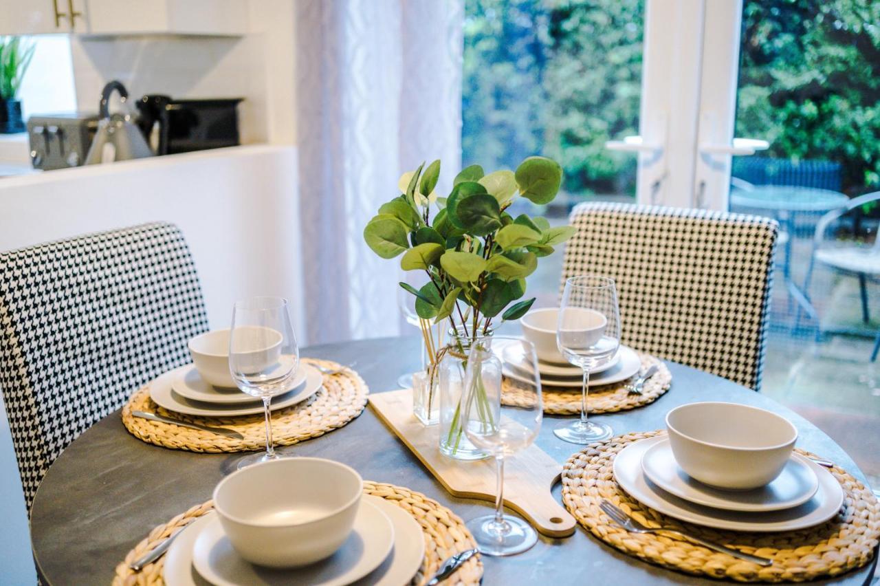 Welcoming 3 Bed Home, 10 Mins From Chester Races And Zoo Saughall Экстерьер фото